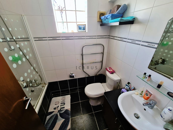 Image No.10-3 Bed House for sale