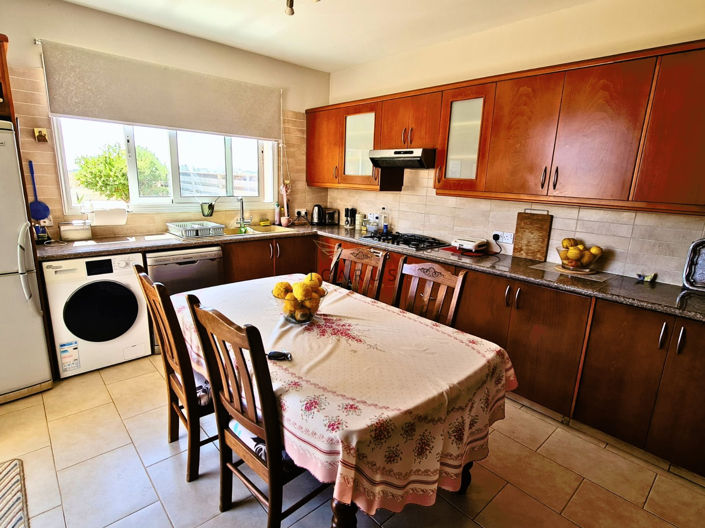 Image No.2-3 Bed House for sale