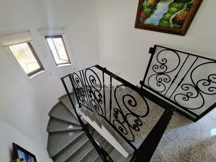 Image No.15-3 Bed House for sale