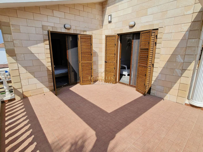 Image No.20-3 Bed House for sale