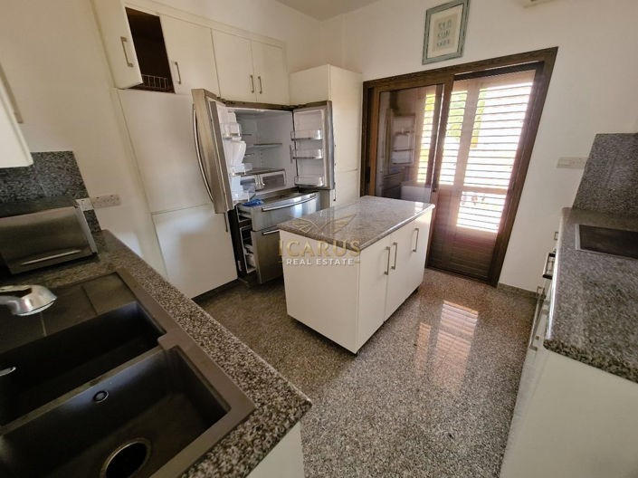 Image No.7-3 Bed House for sale