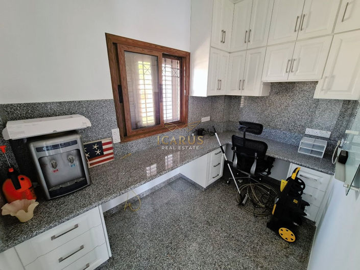 Image No.8-3 Bed House for sale