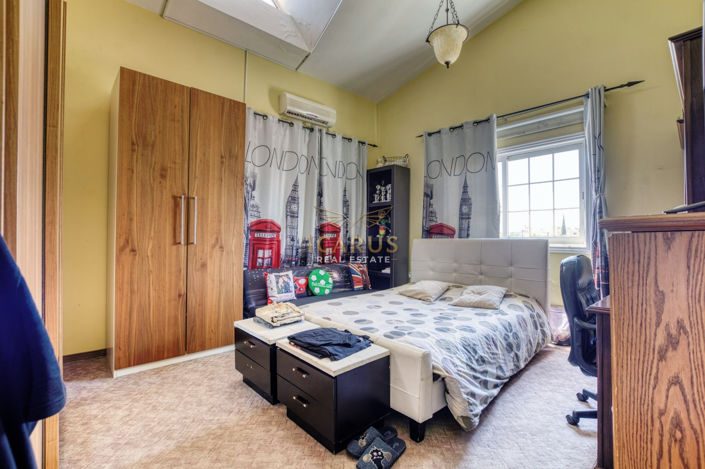 Image No.10-4 Bed House for sale