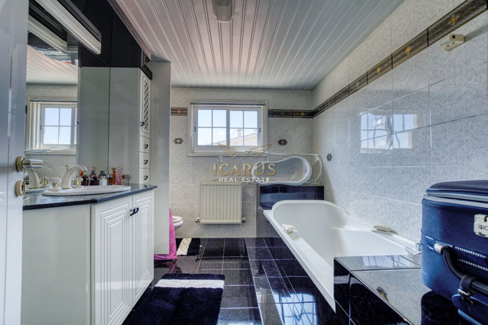 Image No.11-4 Bed House for sale