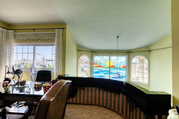 Image No.6-4 Bed House for sale