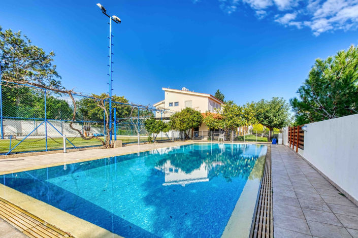 Image No.1-6 Bed House for sale