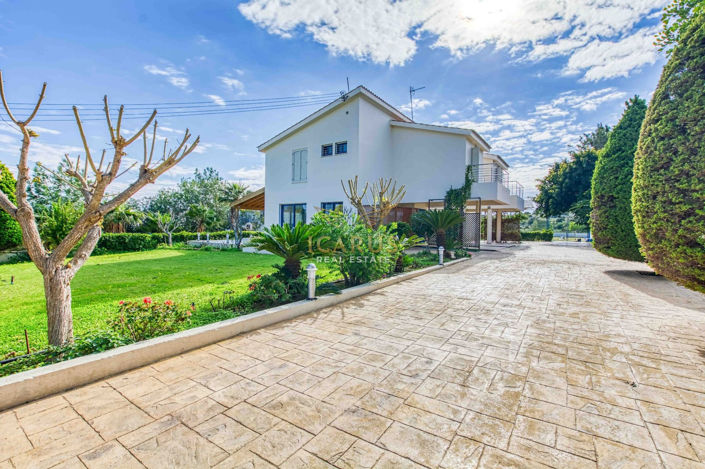 Image No.10-6 Bed House for sale