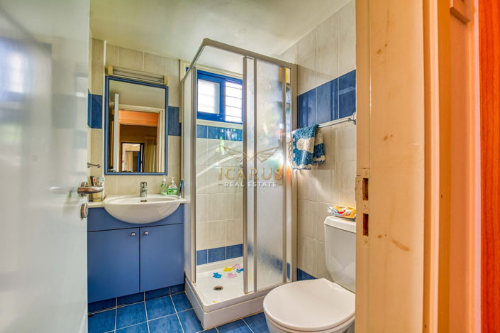 Image No.24-6 Bed House for sale