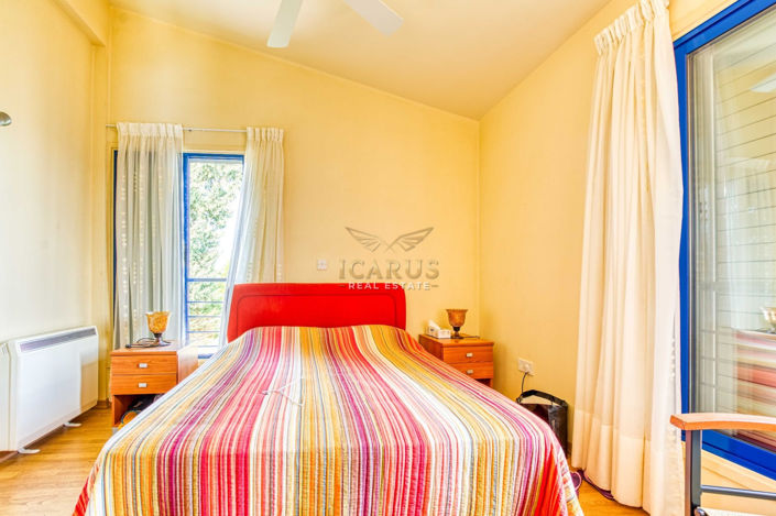 Image No.30-6 Bed House for sale