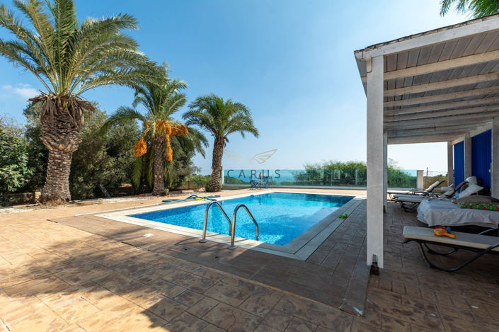 Image No.1-4 Bed House for sale