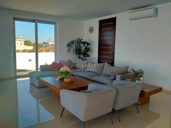 Image No.2-Maison de 4 chambres à vendre à Paralimni