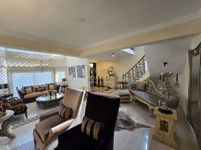 Image No.3-Maison de 4 chambres à vendre à Paralimni