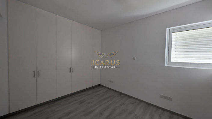 Image No.11-3 Bed House for sale