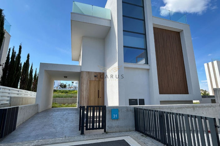 Image No.1-3 Bed House for sale