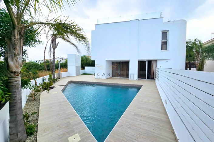 Image No.1-5 Bed House for sale