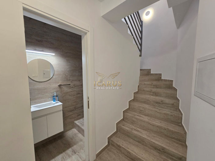 Image No.12-5 Bed House for sale