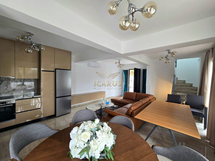 Image No.2-5 Bed House for sale