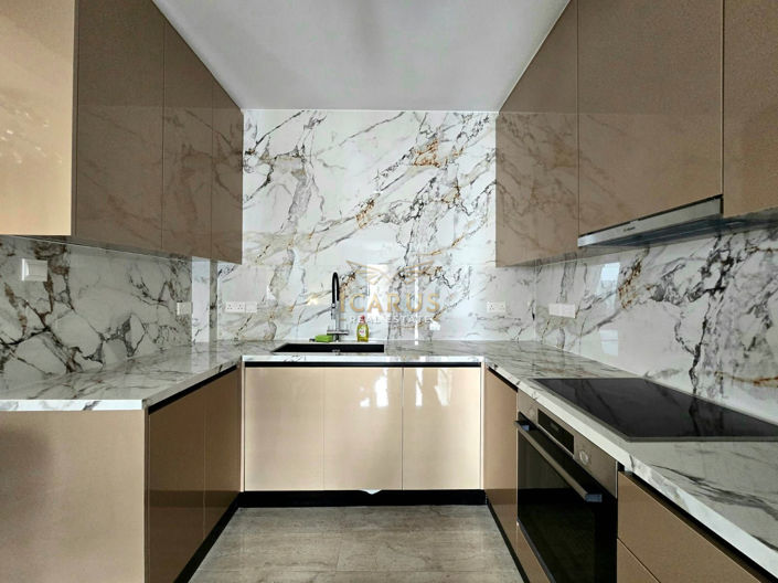 Image No.4-5 Bed House for sale