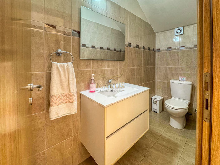 Image No.16-4 Bed House for sale