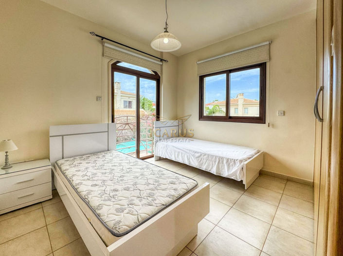 Image No.18-4 Bed House for sale