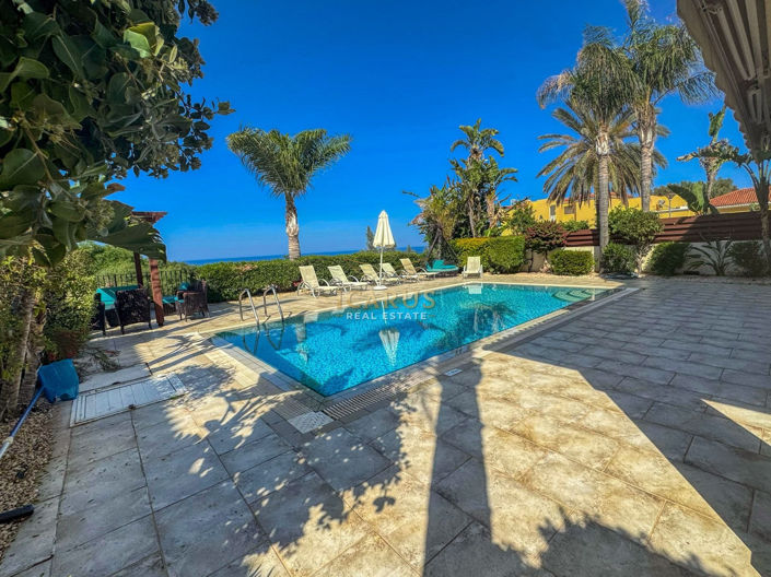 Image No.8-4 Bed House for sale