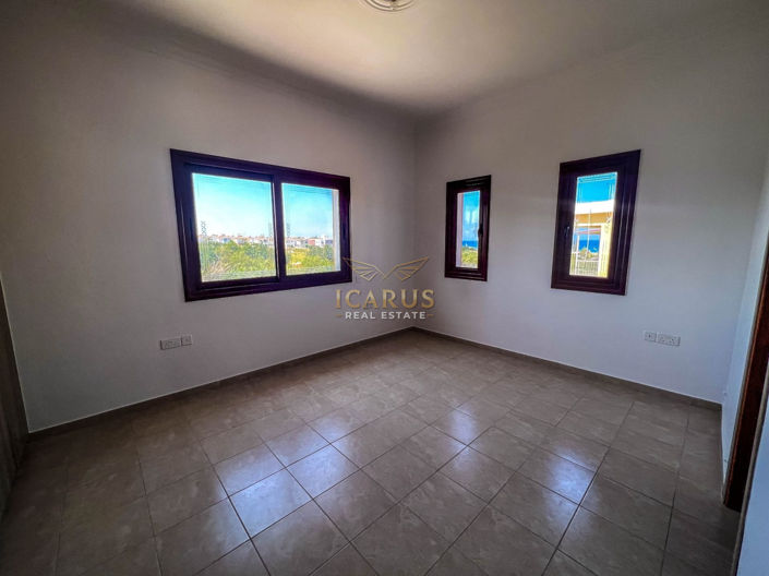 Image No.19-4 Bed House for sale