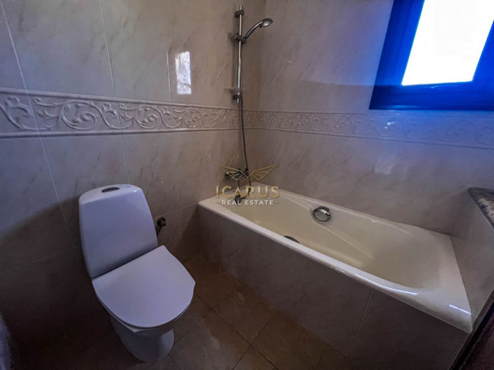 Image No.21-4 Bed House for sale