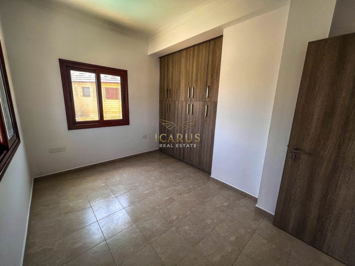 Image No.25-4 Bed House for sale