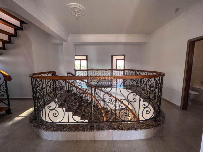 Image No.27-4 Bed House for sale