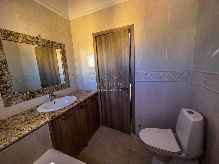 Image No.30-4 Bed House for sale