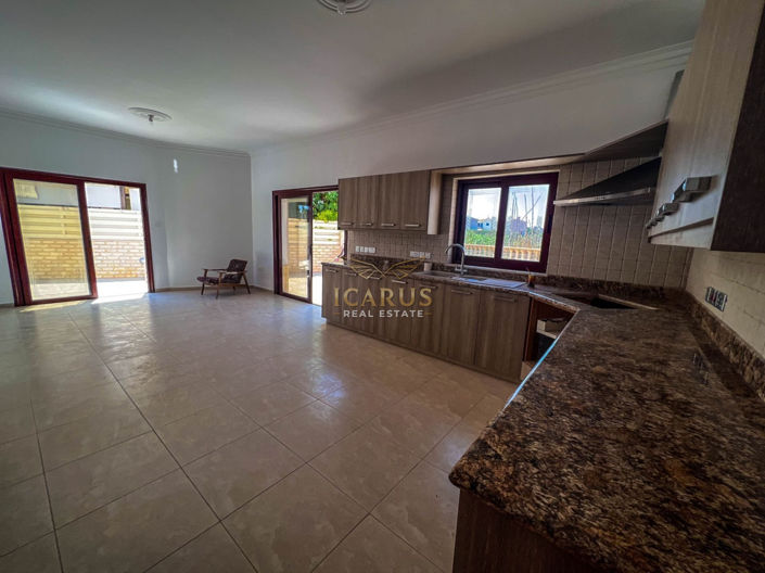 Image No.34-4 Bed House for sale