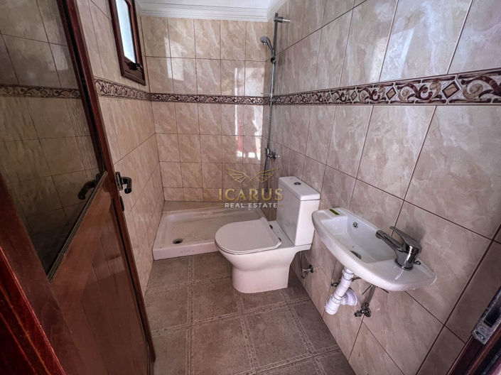 Image No.37-4 Bed House for sale