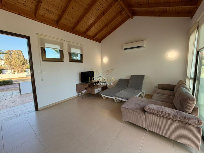 Image No.12-3 Bed House for sale