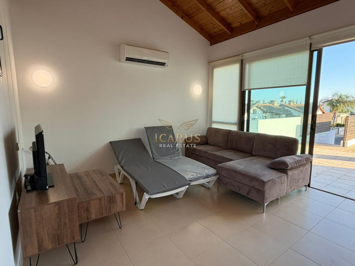 Image No.14-3 Bed House for sale