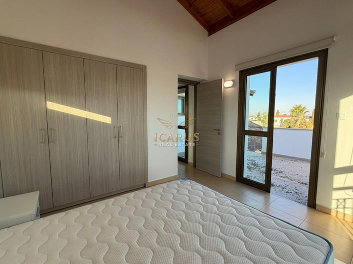 Image No.26-3 Bed House for sale