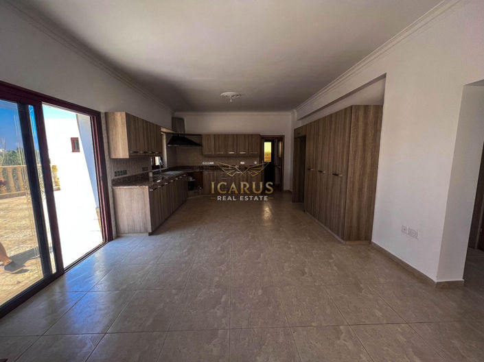 Image No.15-4 Bed House for sale