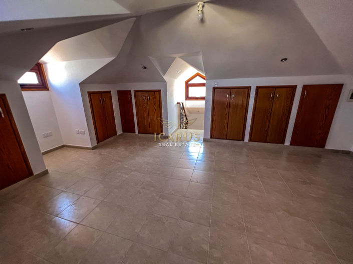 Image No.36-4 Bed House for sale