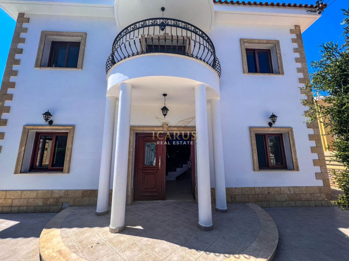 Image No.8-4 Bed House for sale