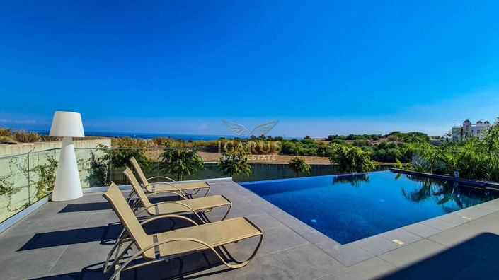 Image No.2-Maison de 4 chambres à vendre à Paralimni