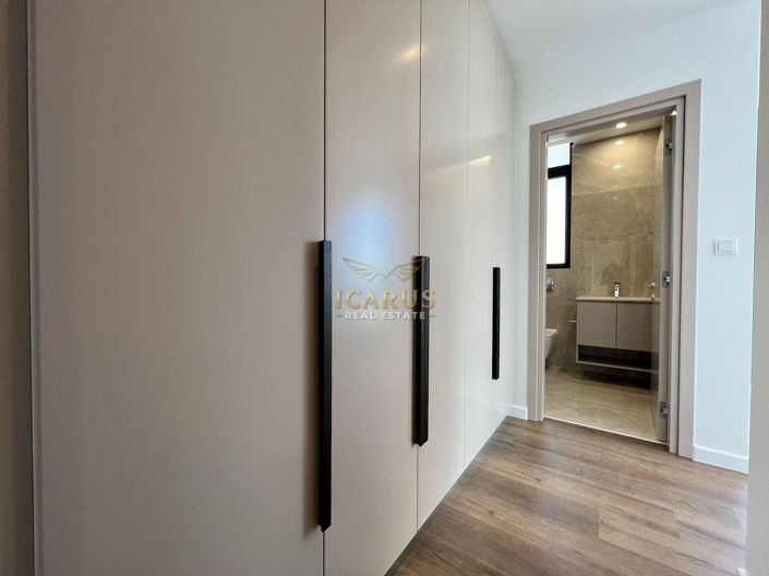 Image No.21-4 Bed House for sale