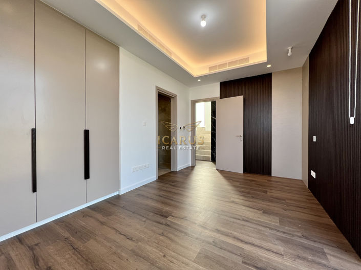 Image No.25-4 Bed House for sale