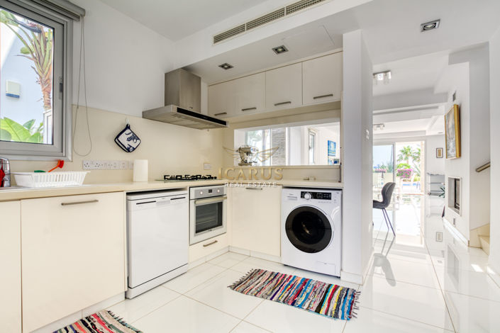 Image No.15-4 Bed House for sale