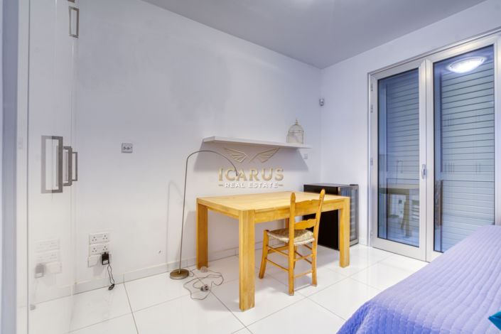 Image No.18-4 Bed House for sale