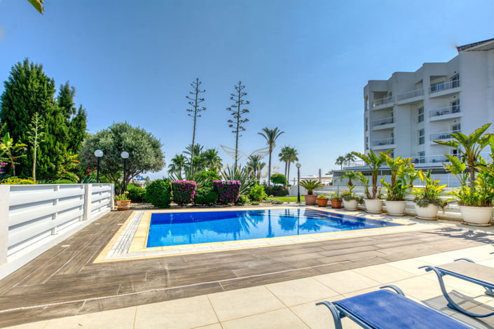 Image No.2-4 Bed House for sale