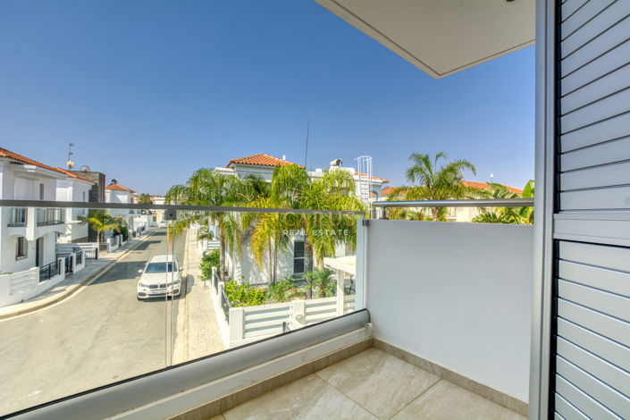 Image No.23-4 Bed House for sale