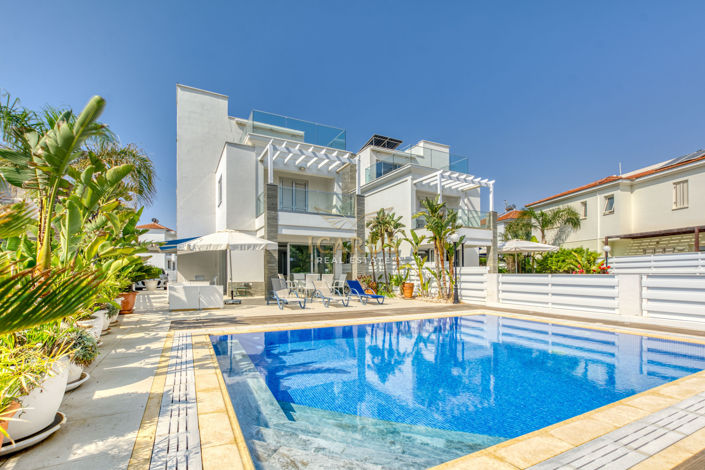 Image No.3-4 Bed House for sale