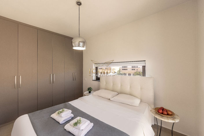 Image No.10-3 Bed House for sale