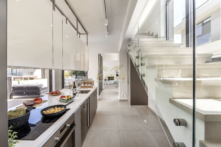 Image No.6-3 Bed House for sale