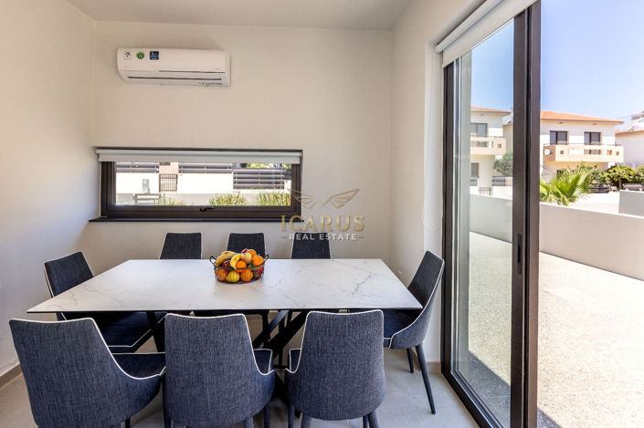 Image No.10-3 Bed House for sale