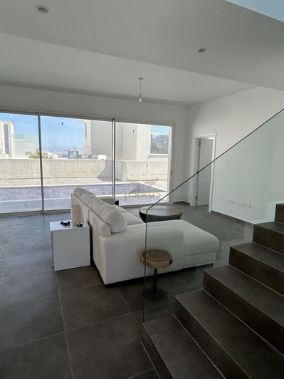 Image No.16-4 Bed House for sale